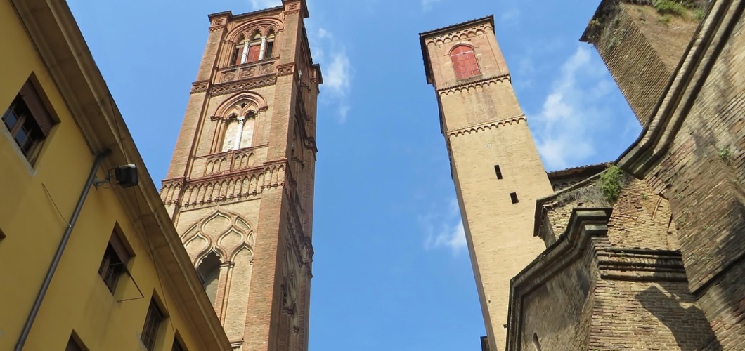 București – Bologna cu Ryanair